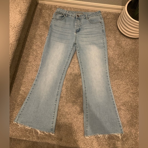 High Rise Kick Flare Rue21 - Picture 2 of 5